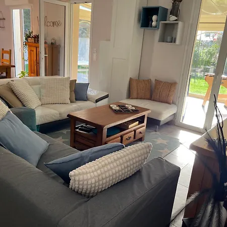 Maison Plain-pied 4 Sur A 700 M Holiday home