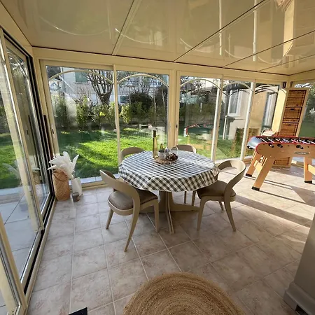 Maison Plain-pied 4 Sur A 700 M Holiday home *