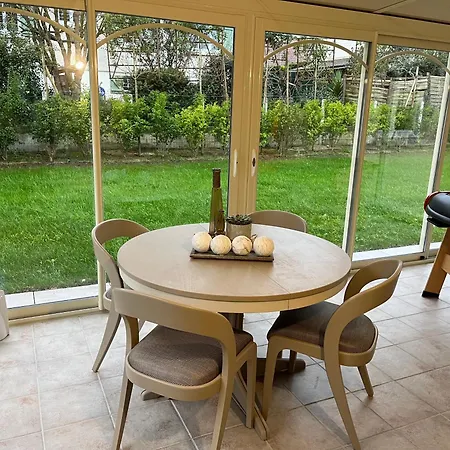 Holiday home Maison Plain-pied 4 Sur A 700 M Graye-sur-Mer